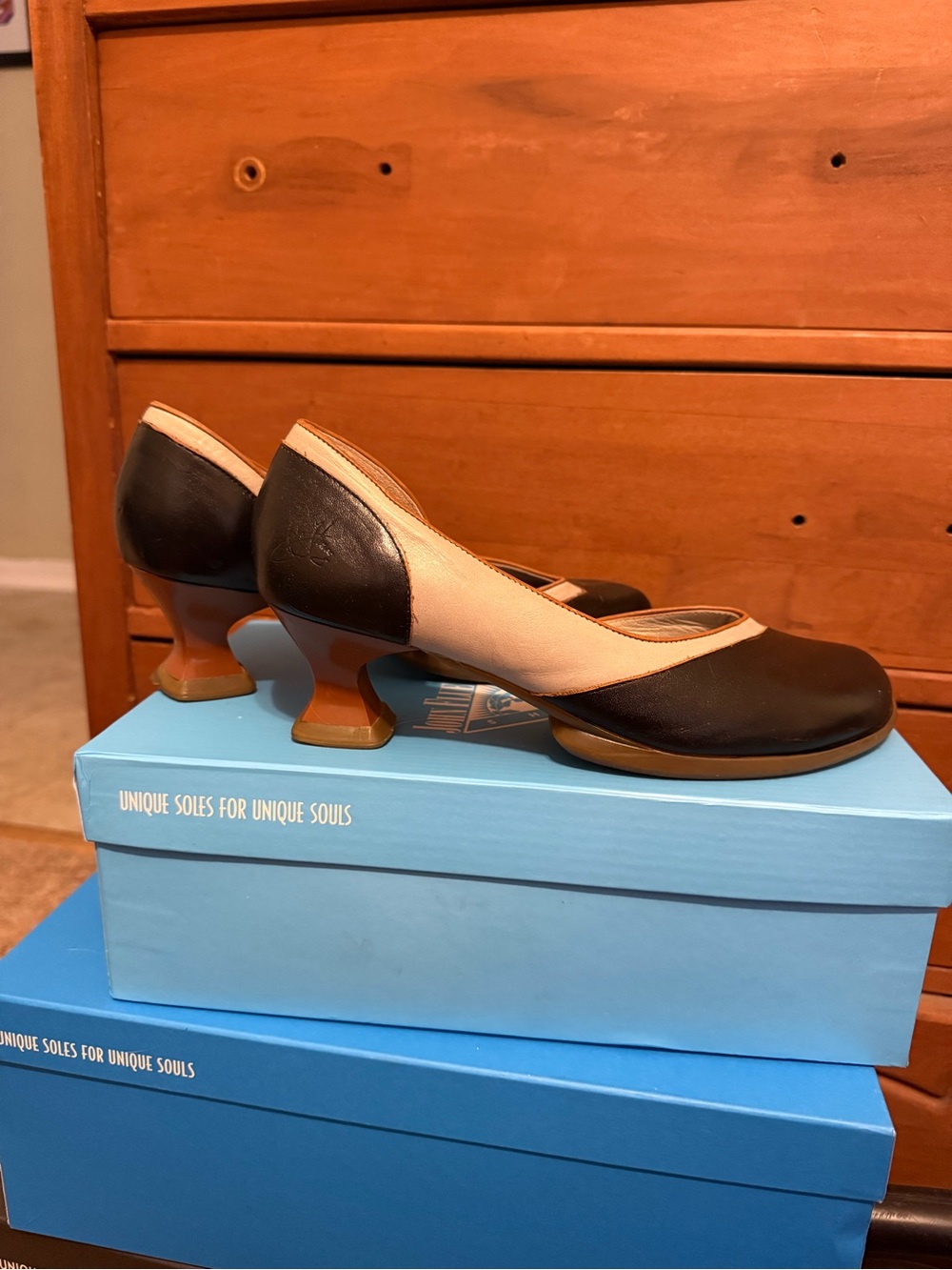 John Fluevog - Ariagato 09 - Painted Black and Cream - Size 9
